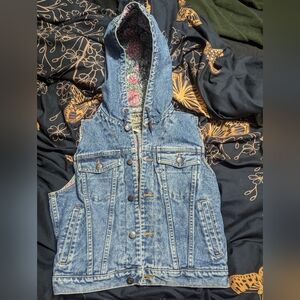 Women's Pepe Jeans floral lined 100% cotton denim vest. Size Medium.